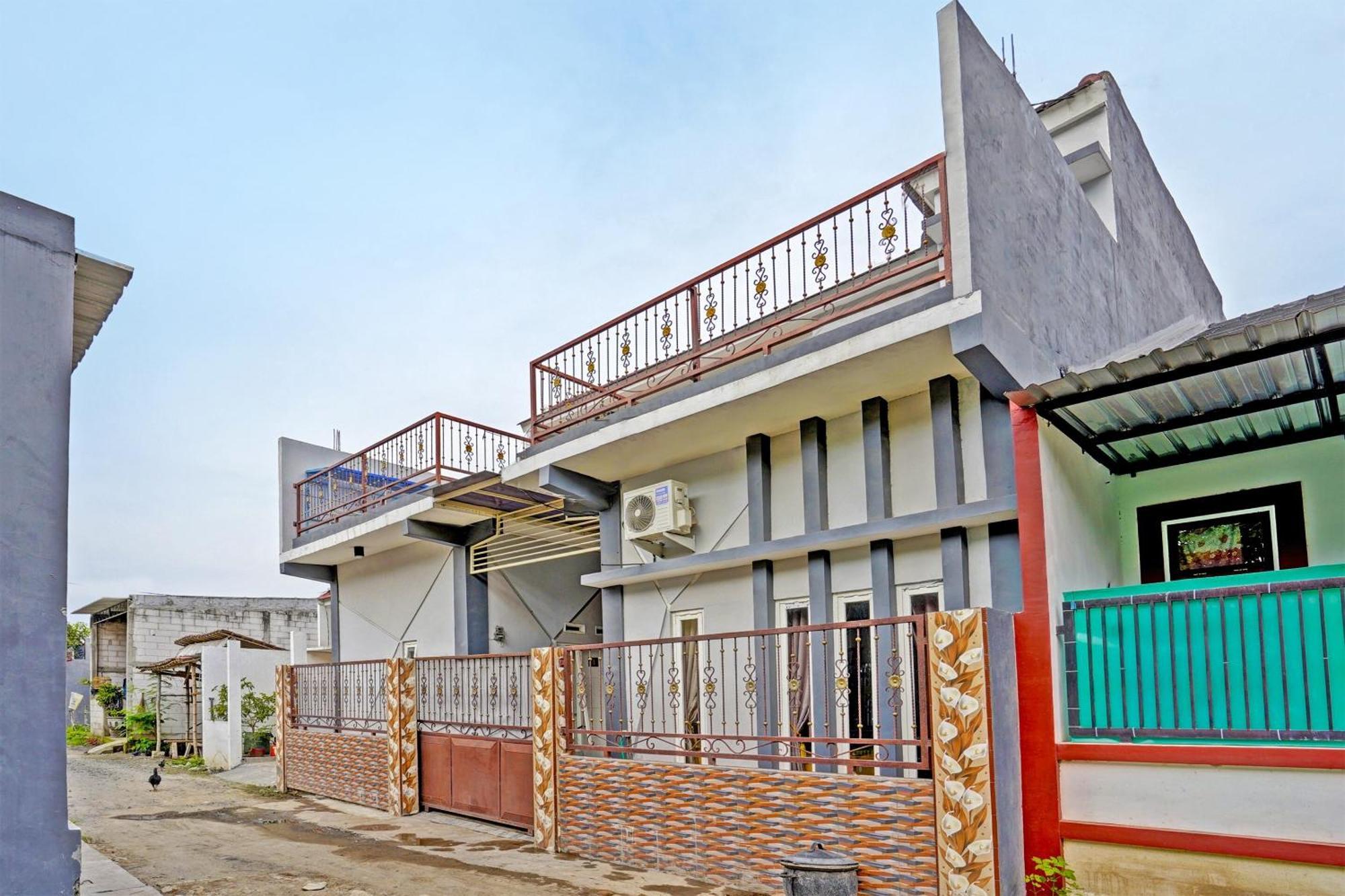 Oyo Life 91866 Paradise Ok Kost Syariah Mojokerto Exterior photo